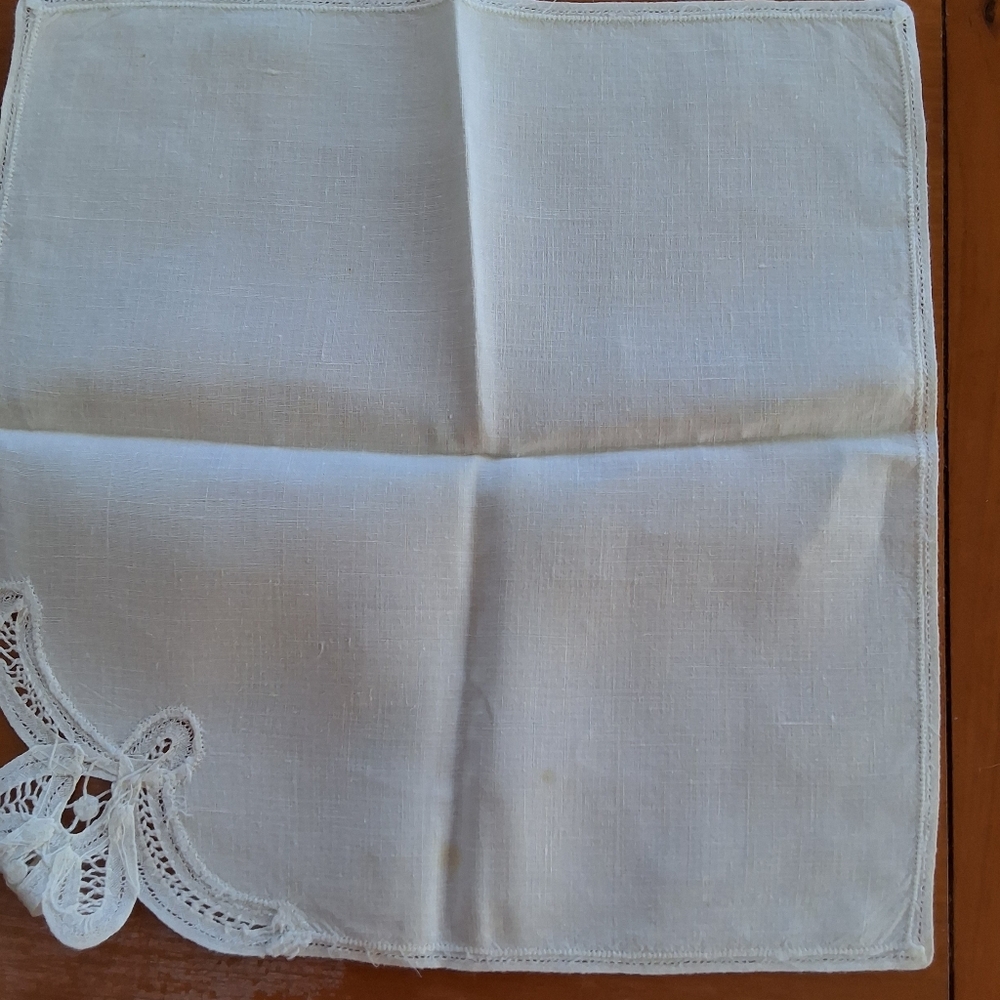 Irish Linens - Picture 5 of 12